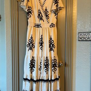 Pretty Garden Black & Off White Embroidered-print maxi Dress- medium- never worn